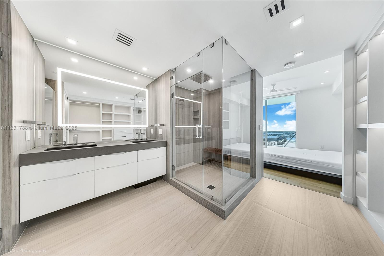 900 Biscayne Blvd # 5004