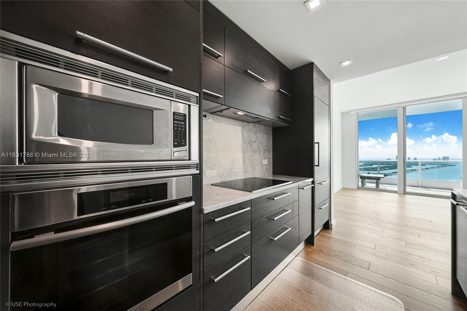 900 Biscayne Blvd # 5004