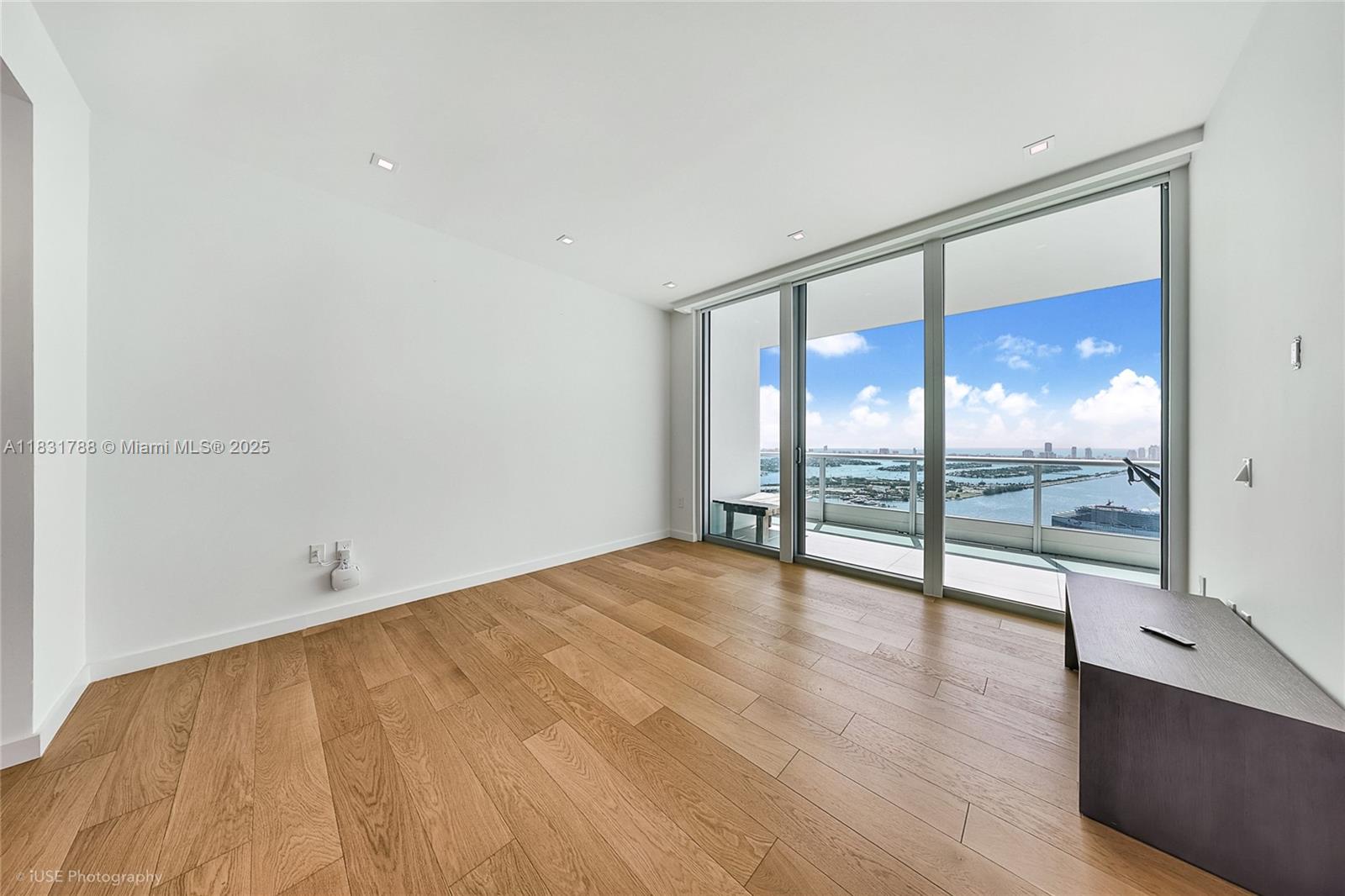 900 Biscayne Blvd # 5004