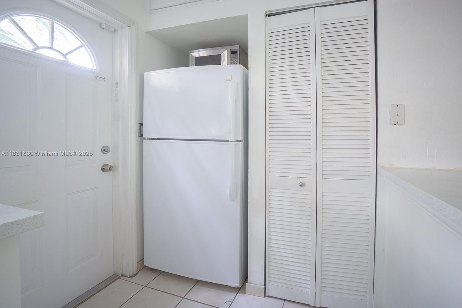 20 Alhambra Cir # 10