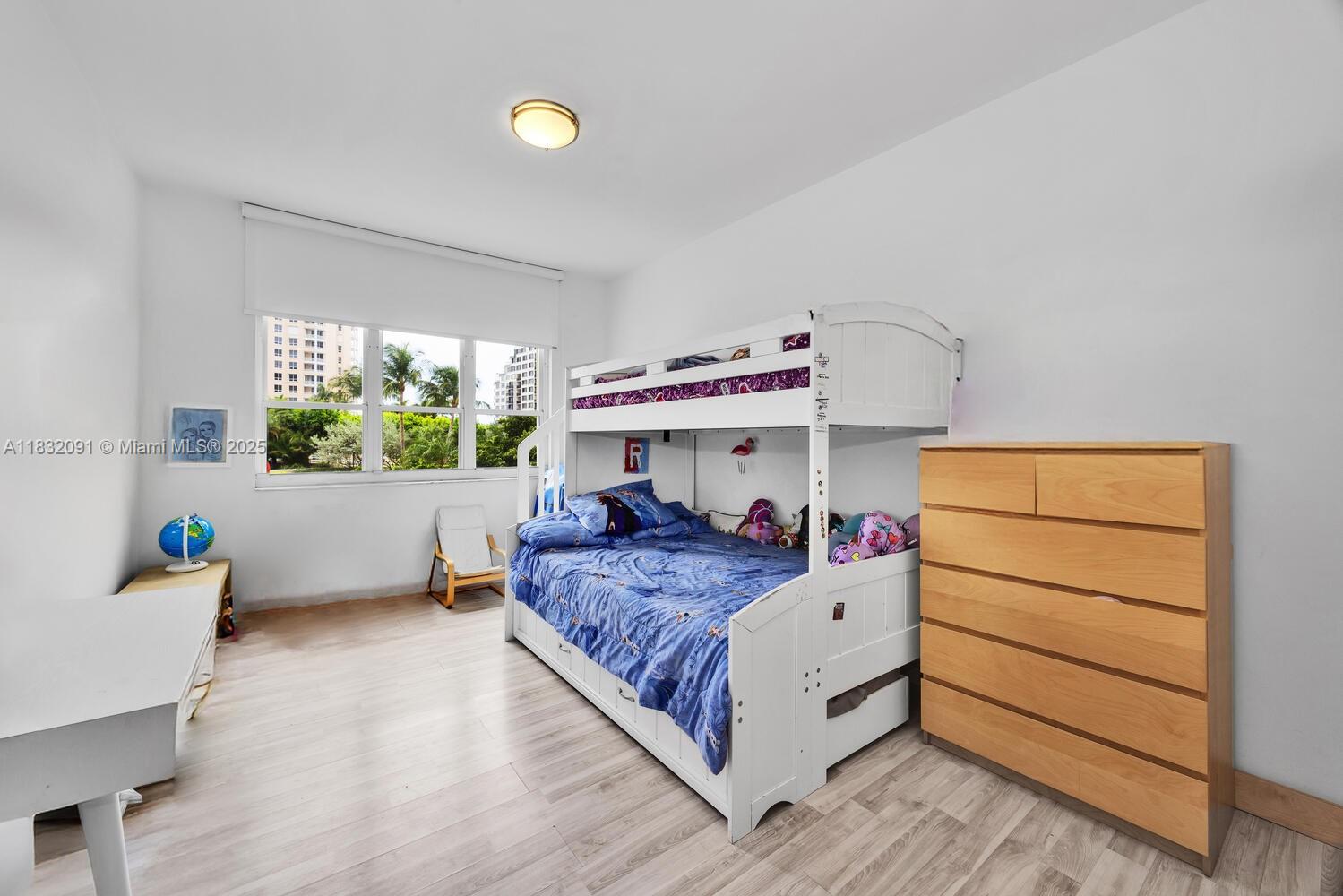 888 Brickell Key Dr # 607
