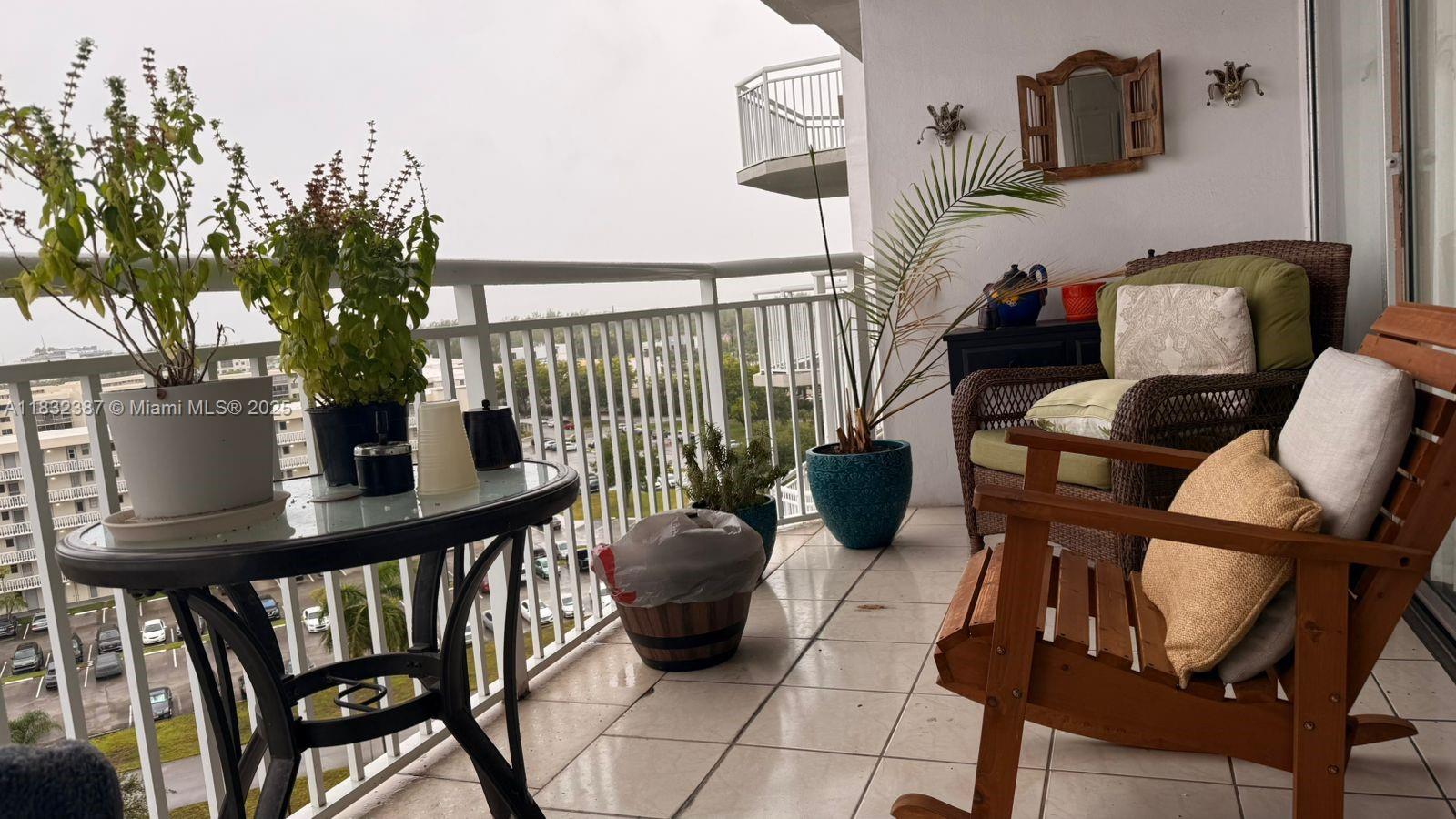18031 Biscayne Blvd # 904