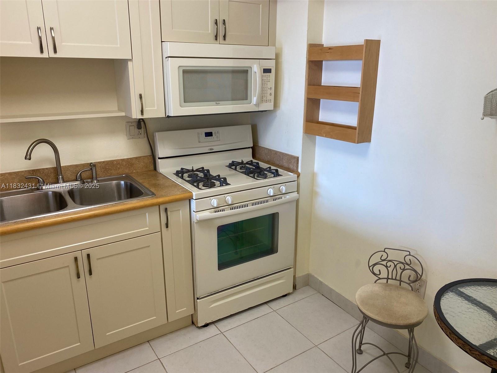 13120 SW 92 Ave # 319 Unit: B-319