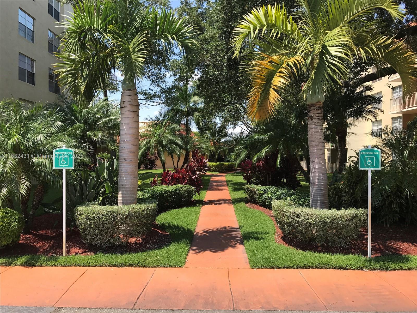 13120 SW 92 Ave # 319 Unit: B-319