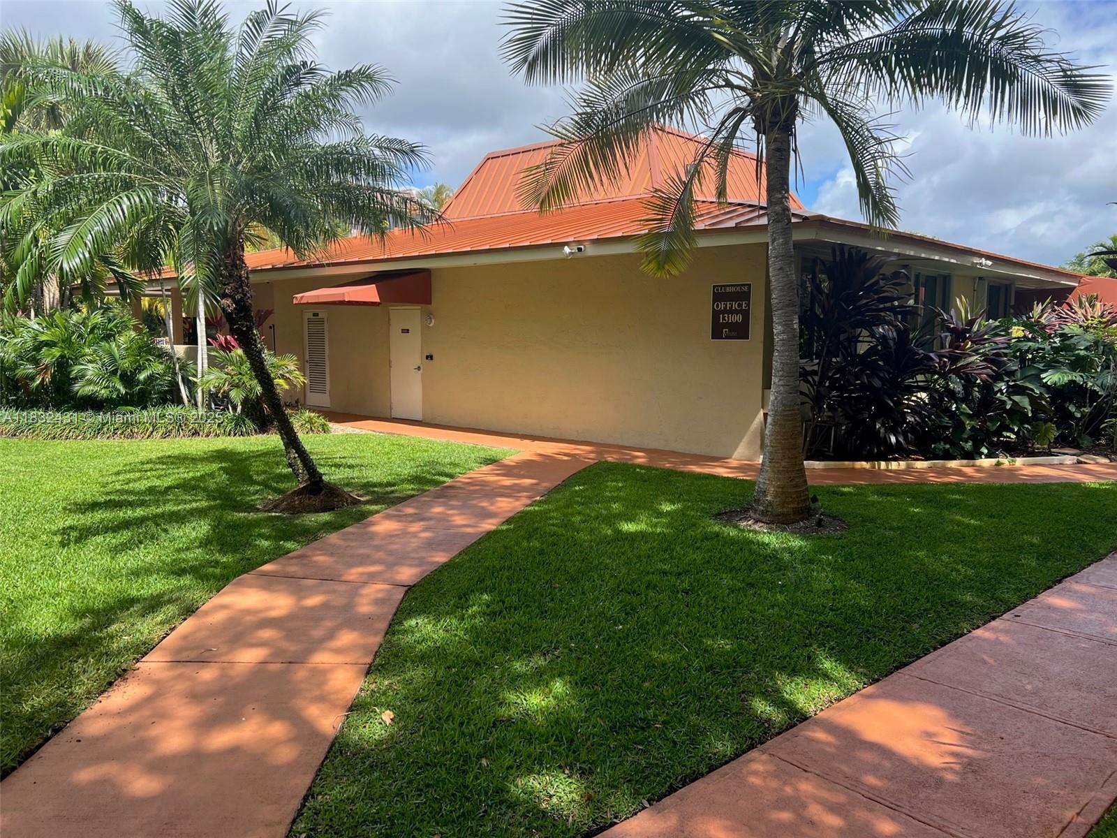 13120 SW 92 Ave # 319 Unit: B-319
