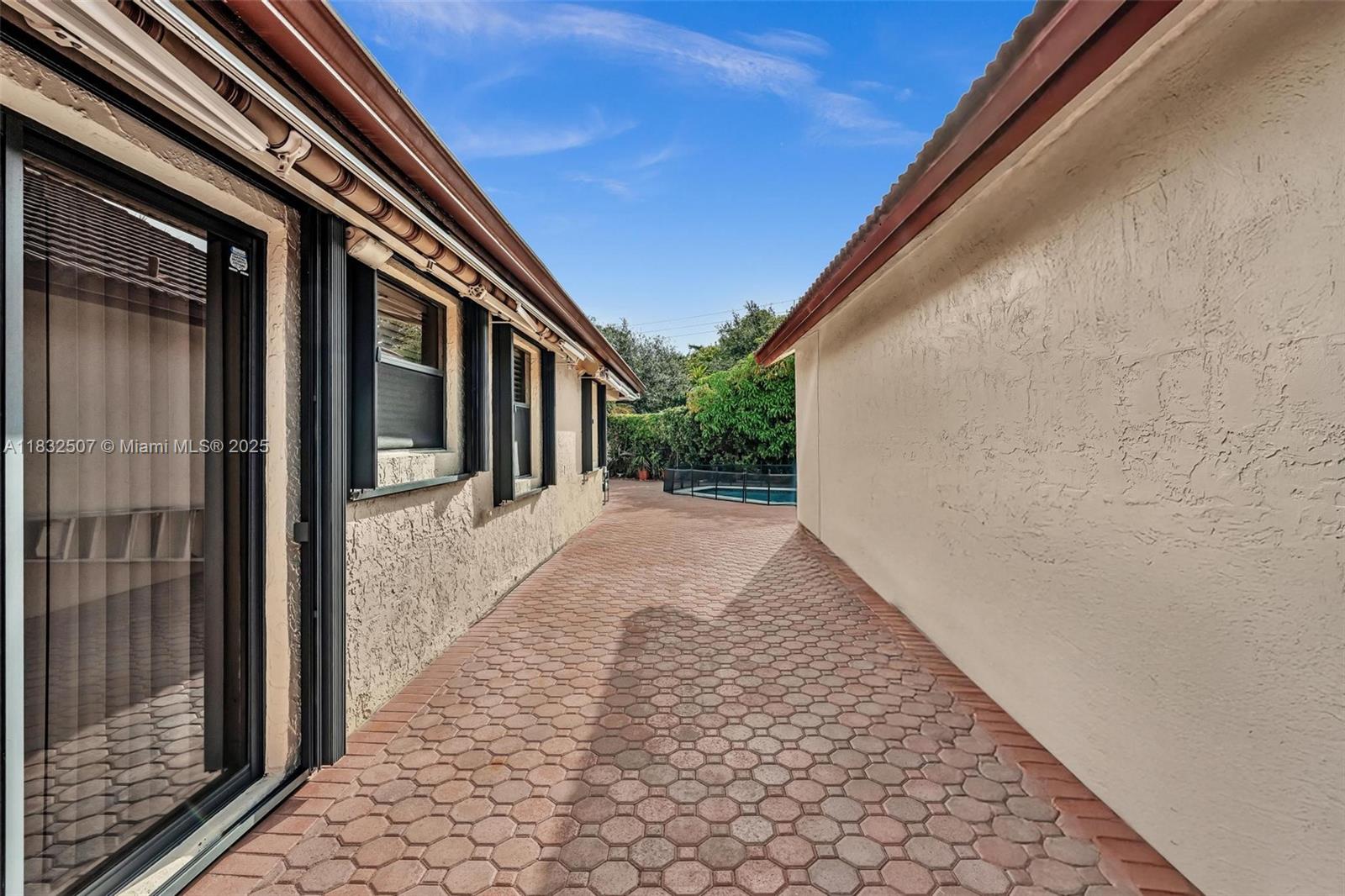 631 SW 113th Ave