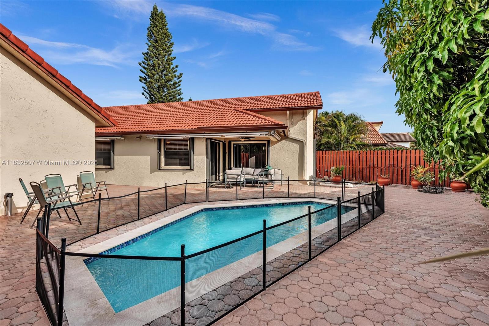 631 SW 113th Ave