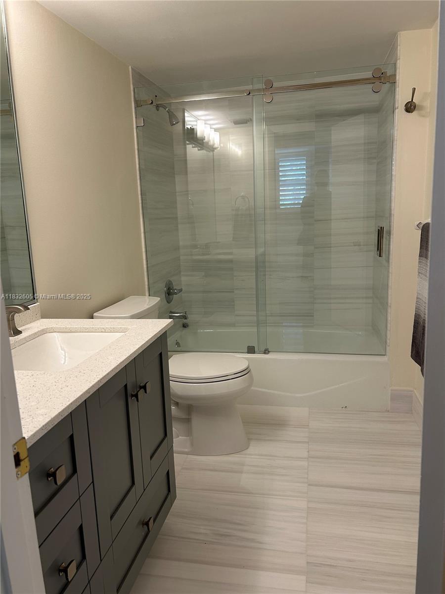 609 Ocean Dr # 3G