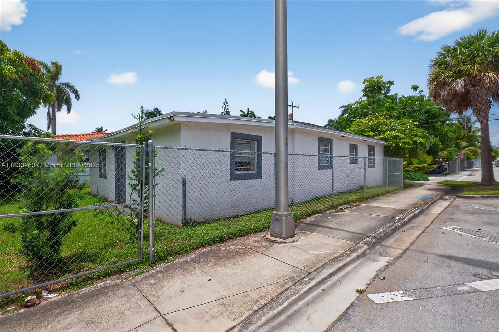8224 NW 1st Pl