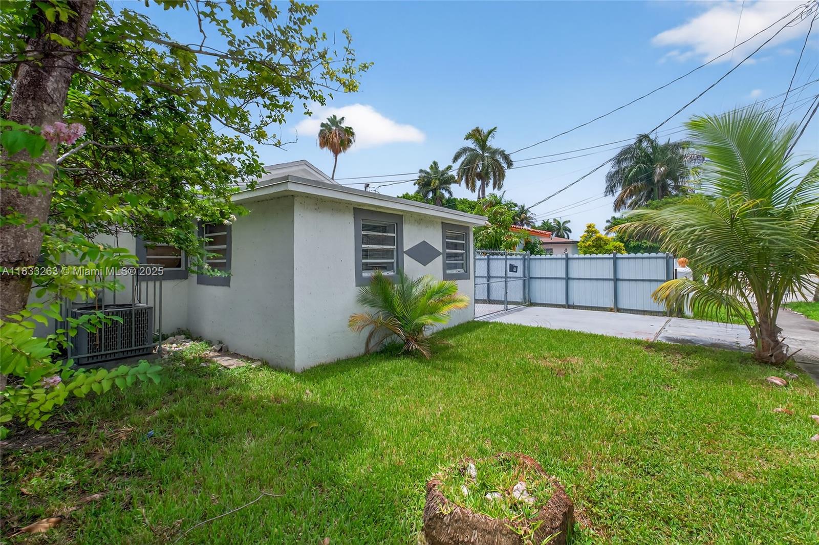 8224 NW 1st Pl