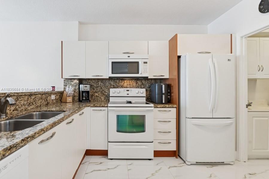 18100 N Bay Rd # 1108