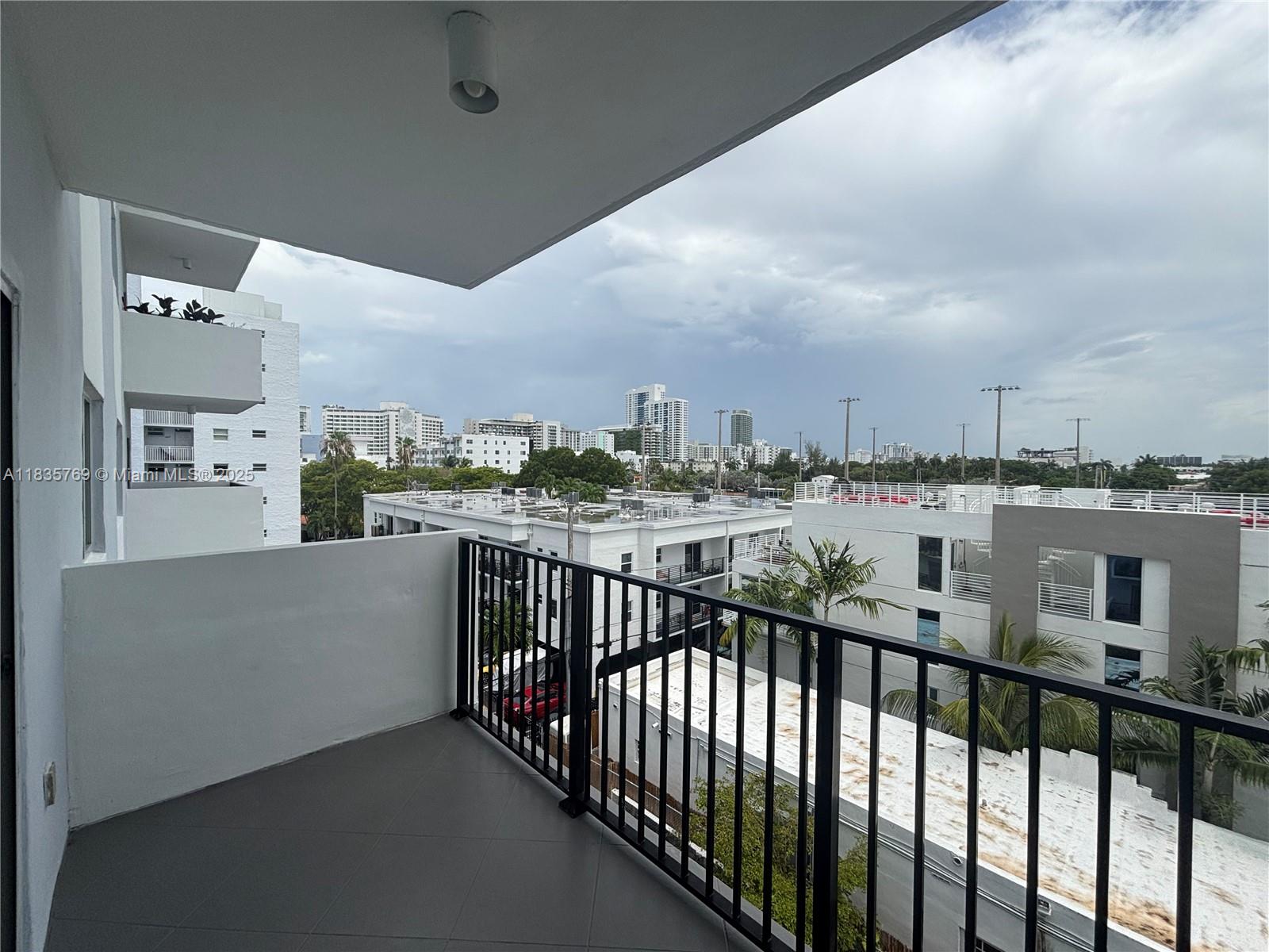 1000 Michigan Ave # 502