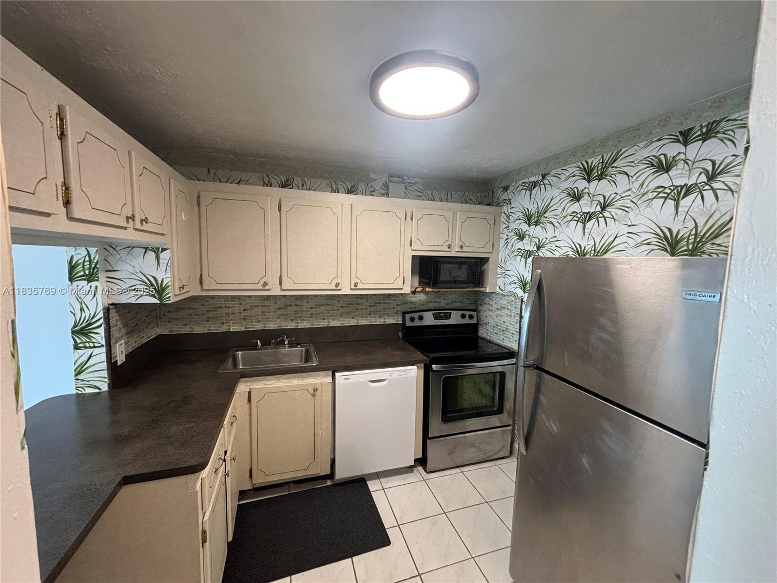 1000 Michigan Ave # 502