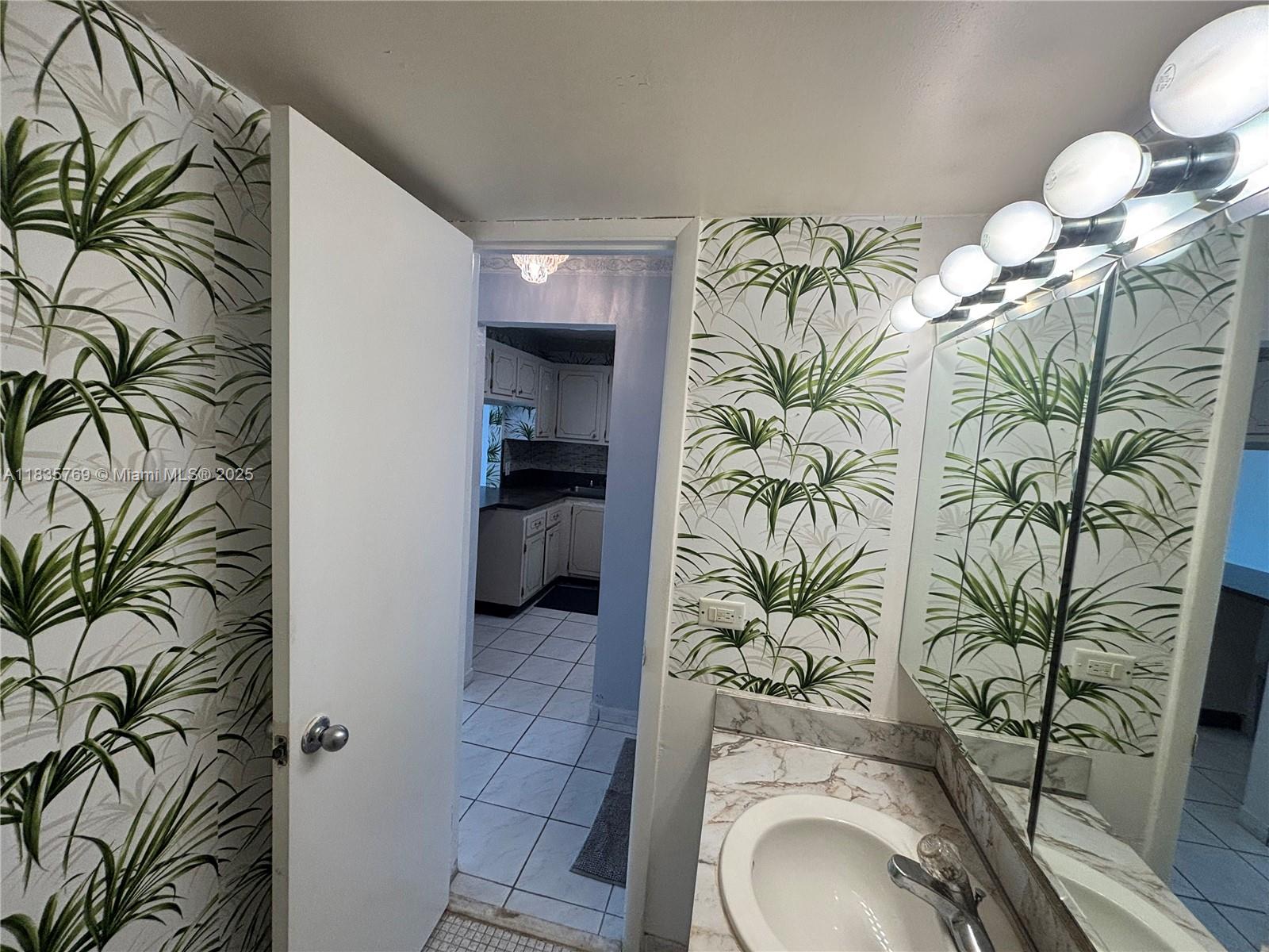 1000 Michigan Ave # 502