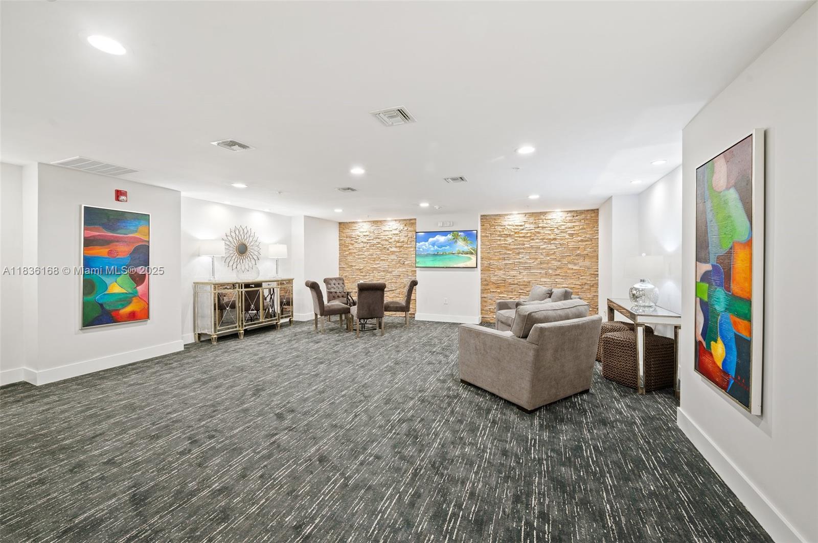 3530 SW 22nd St # 614