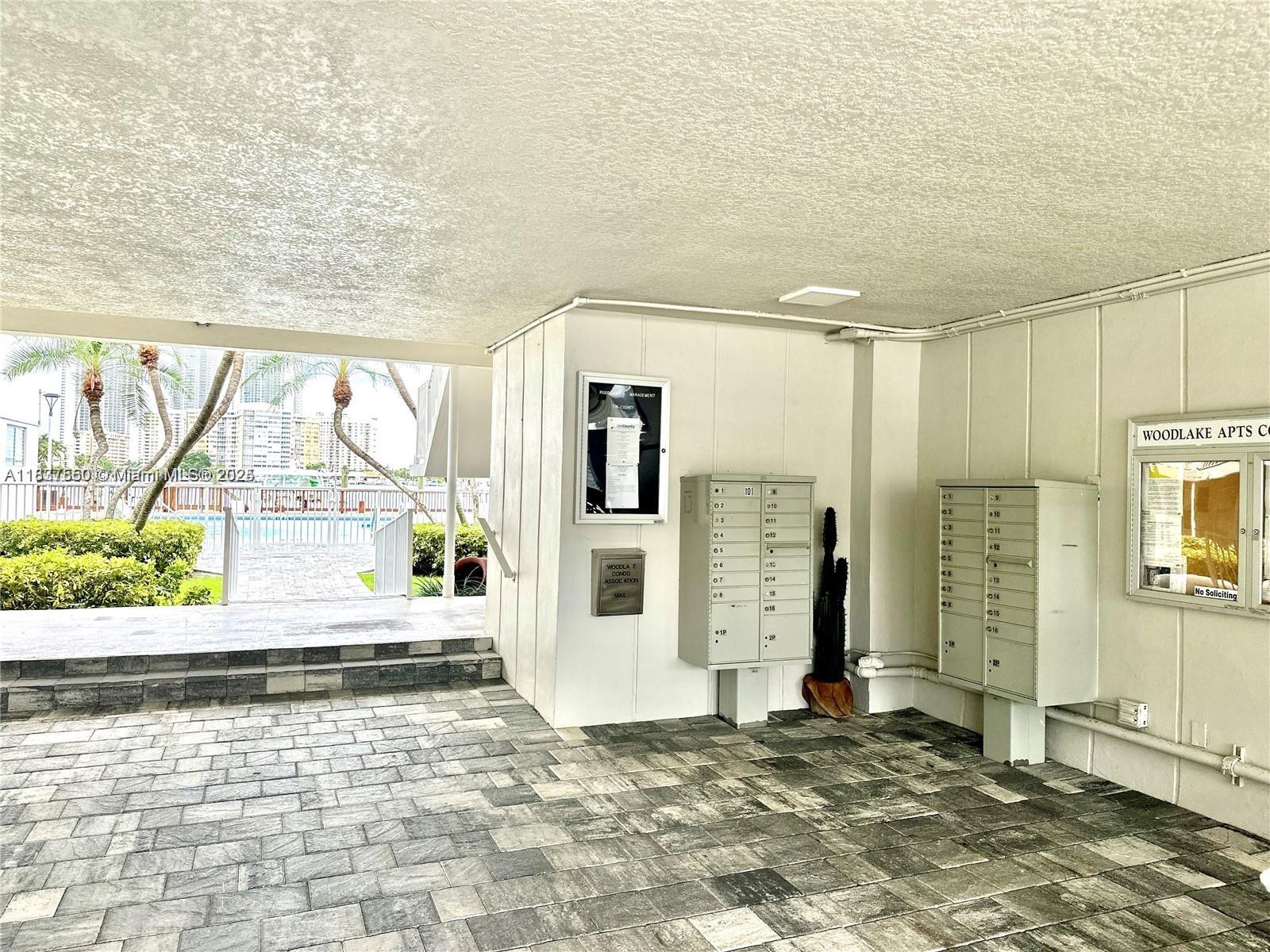 462 Golden Isles Dr # 311