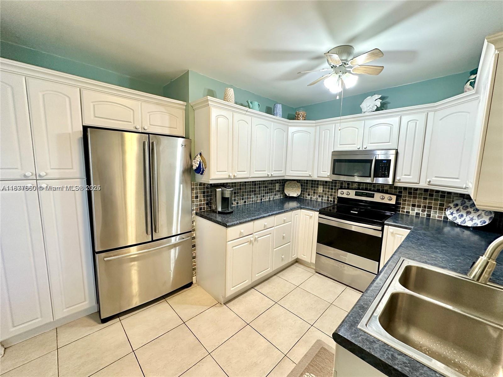 462 Golden Isles Dr # 311