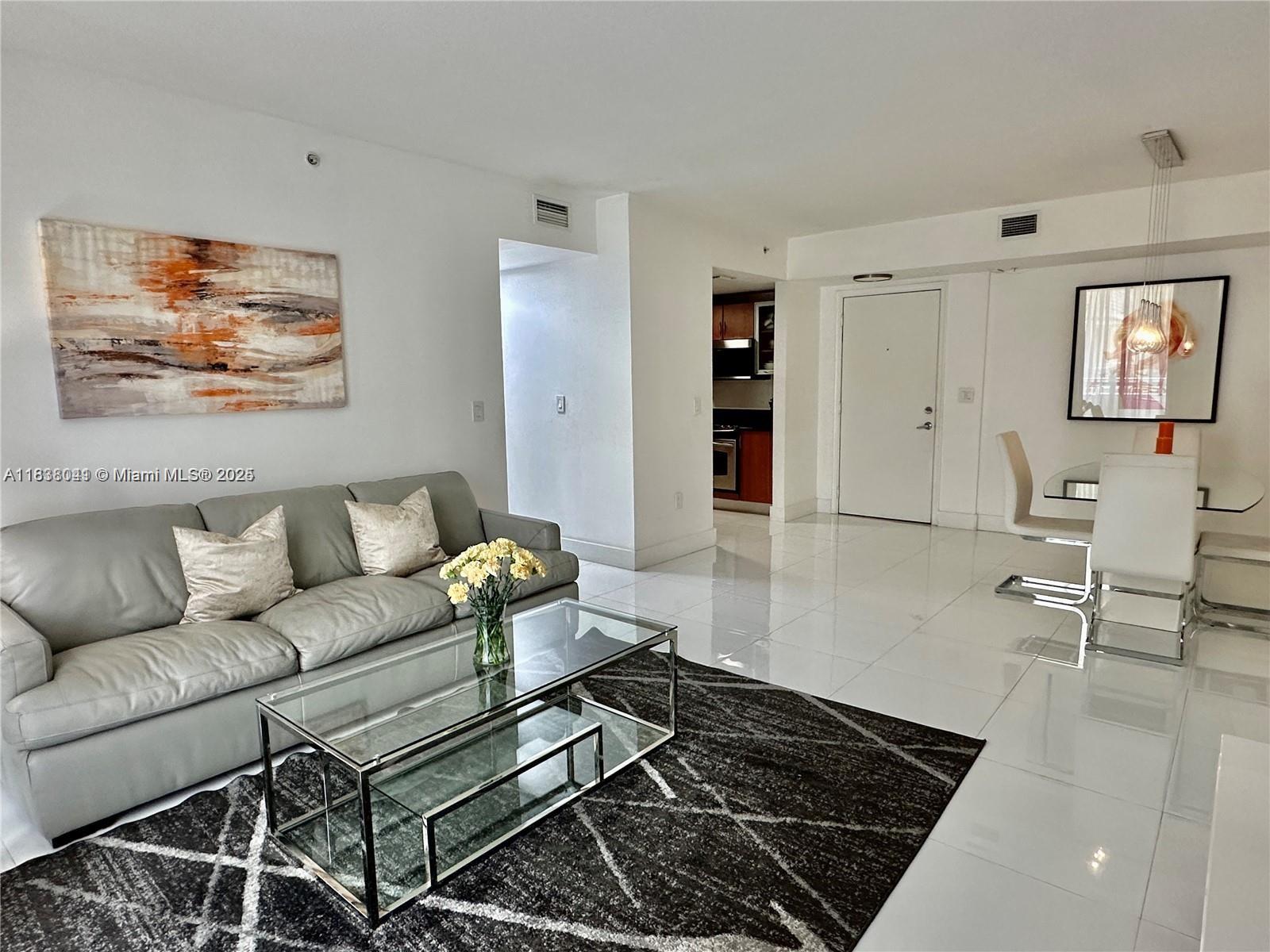 2775 NE 187th St # 322