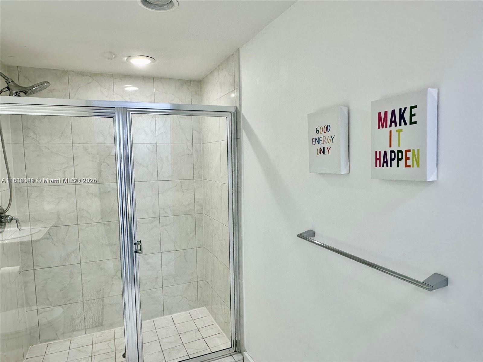 2775 NE 187th St # 322