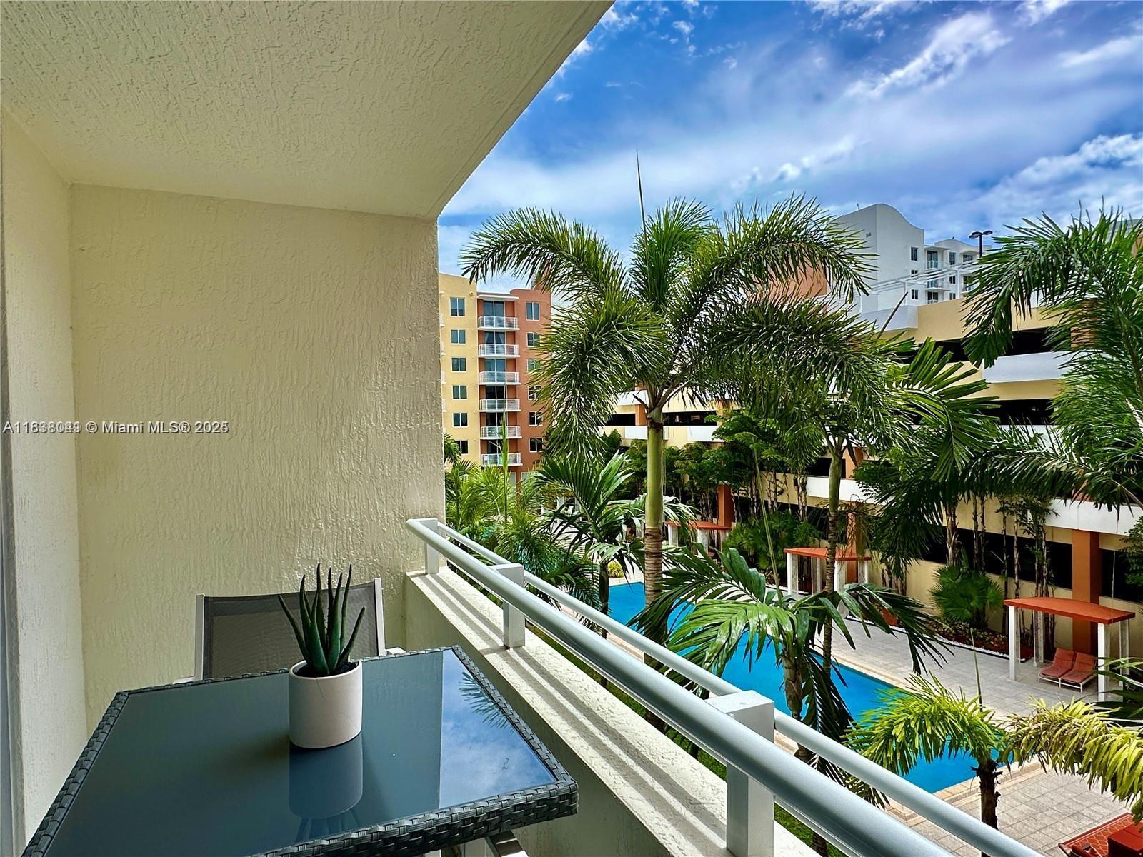 2775 NE 187th St # 322