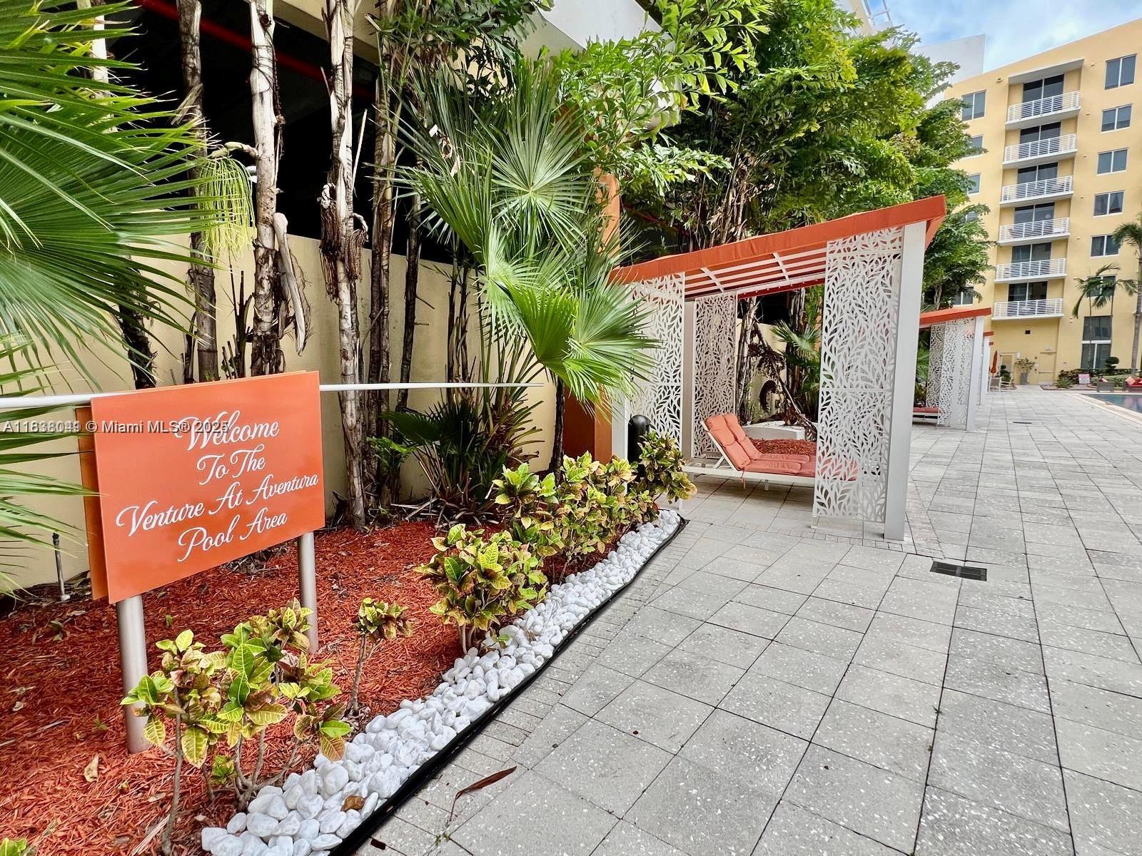 2775 NE 187th St # 322