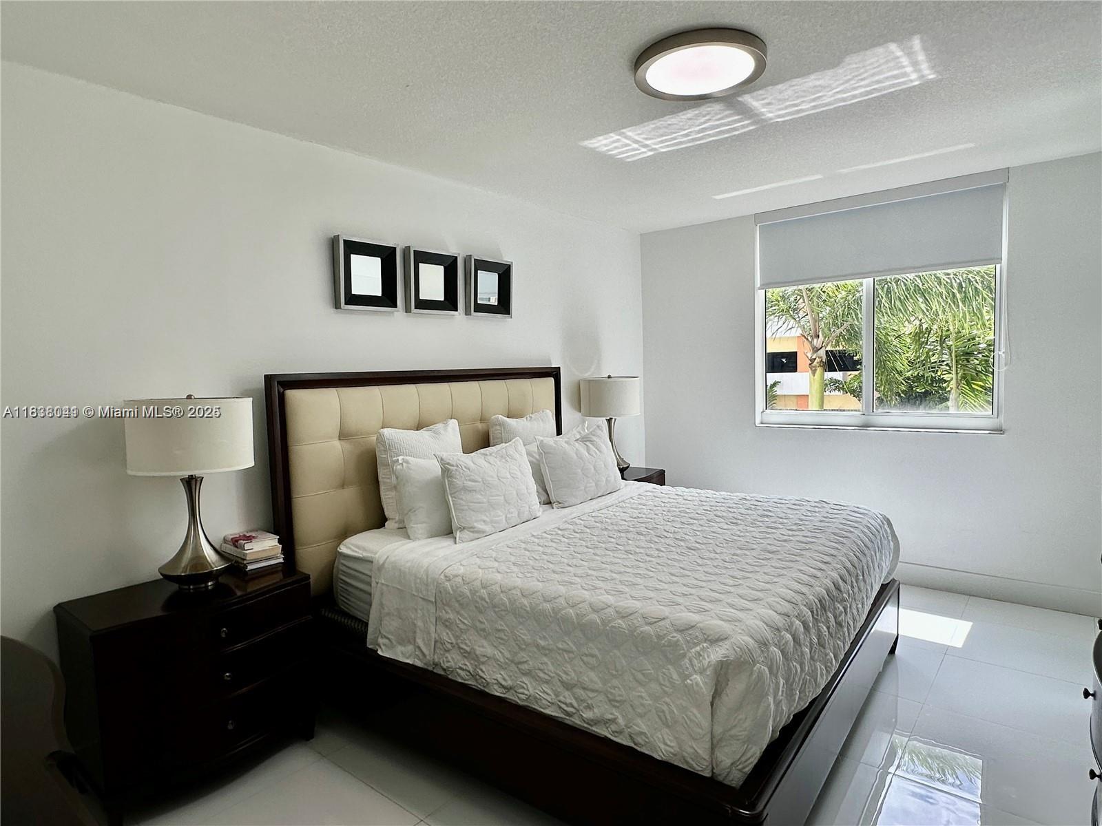 2775 NE 187th St # 322