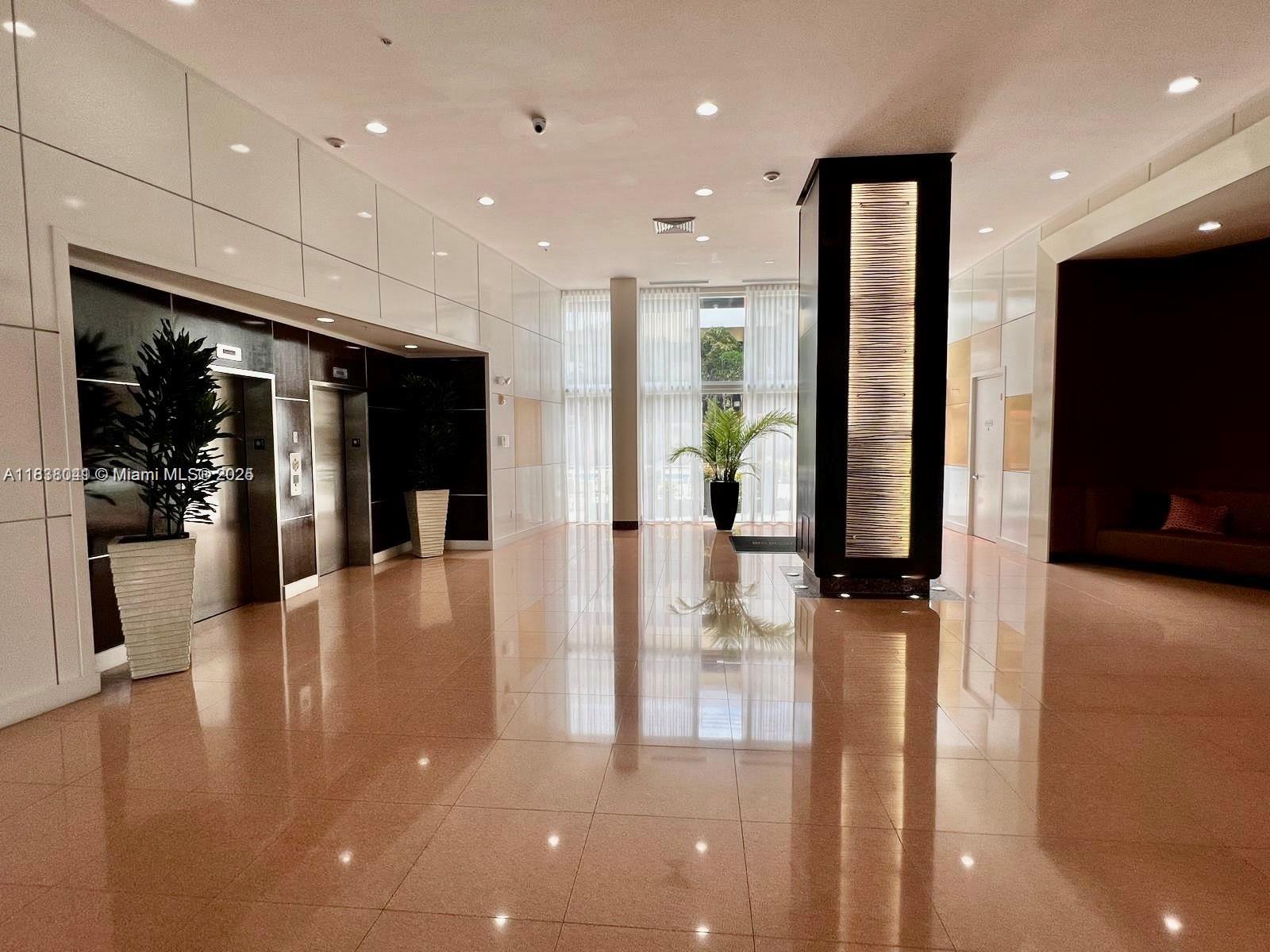 2775 NE 187th St # 322