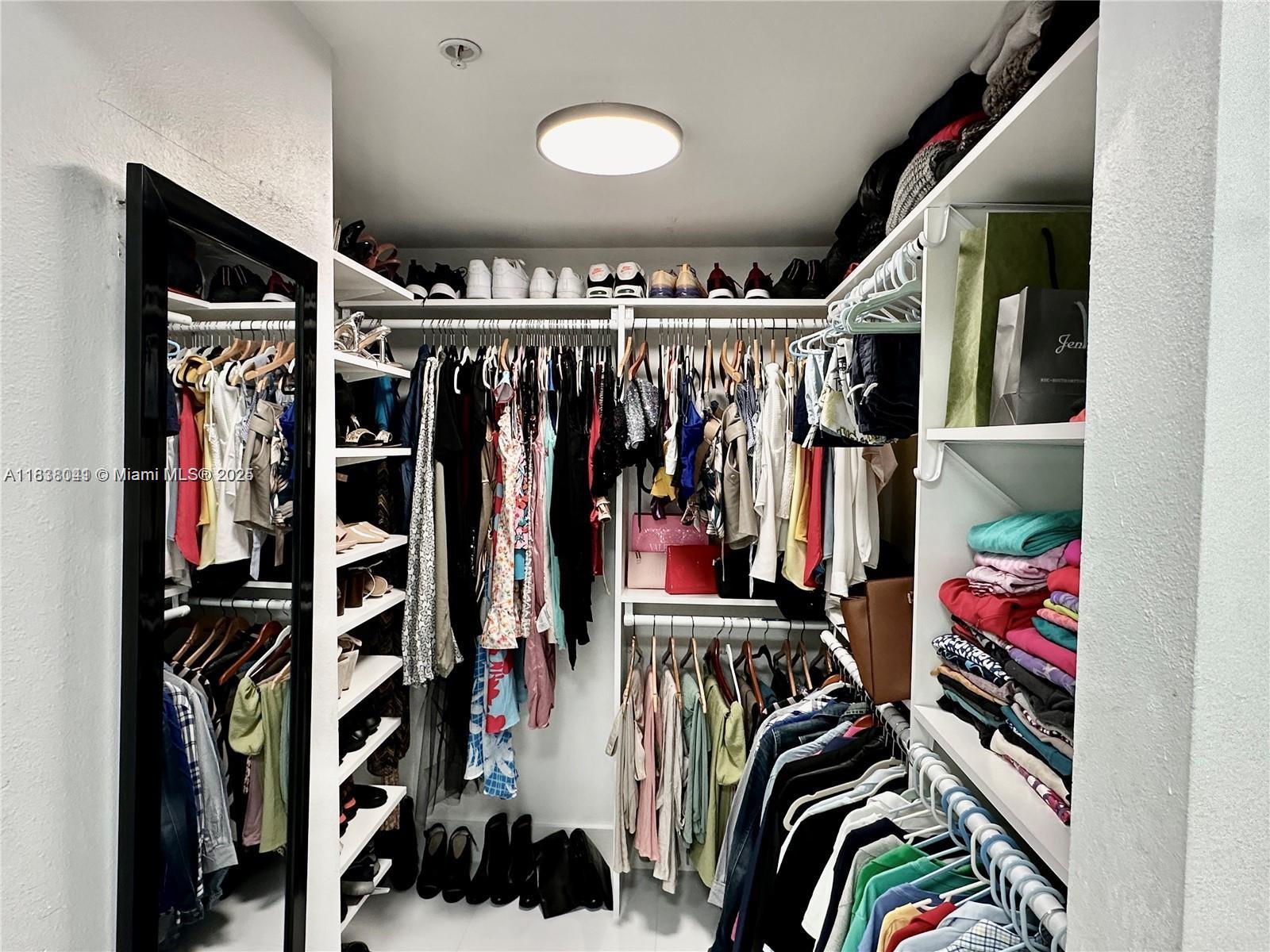 2775 NE 187th St # 322