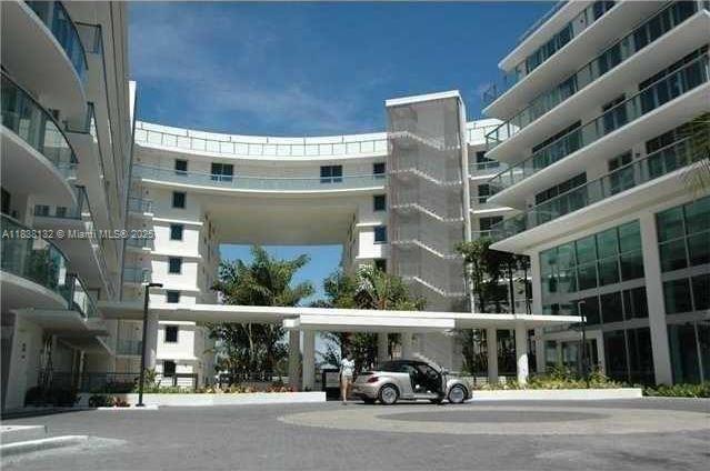 6620 Indian Creek Dr # 201