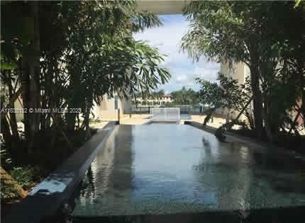 6620 Indian Creek Dr # 201