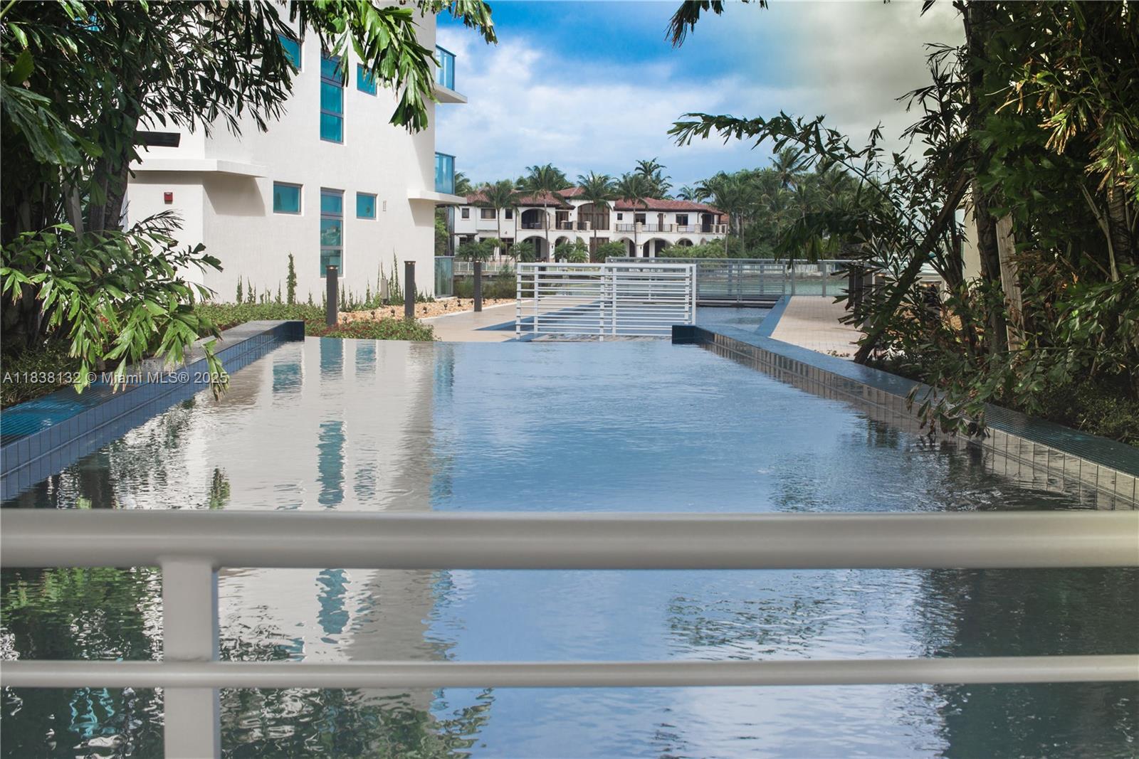 6620 Indian Creek Dr # 201