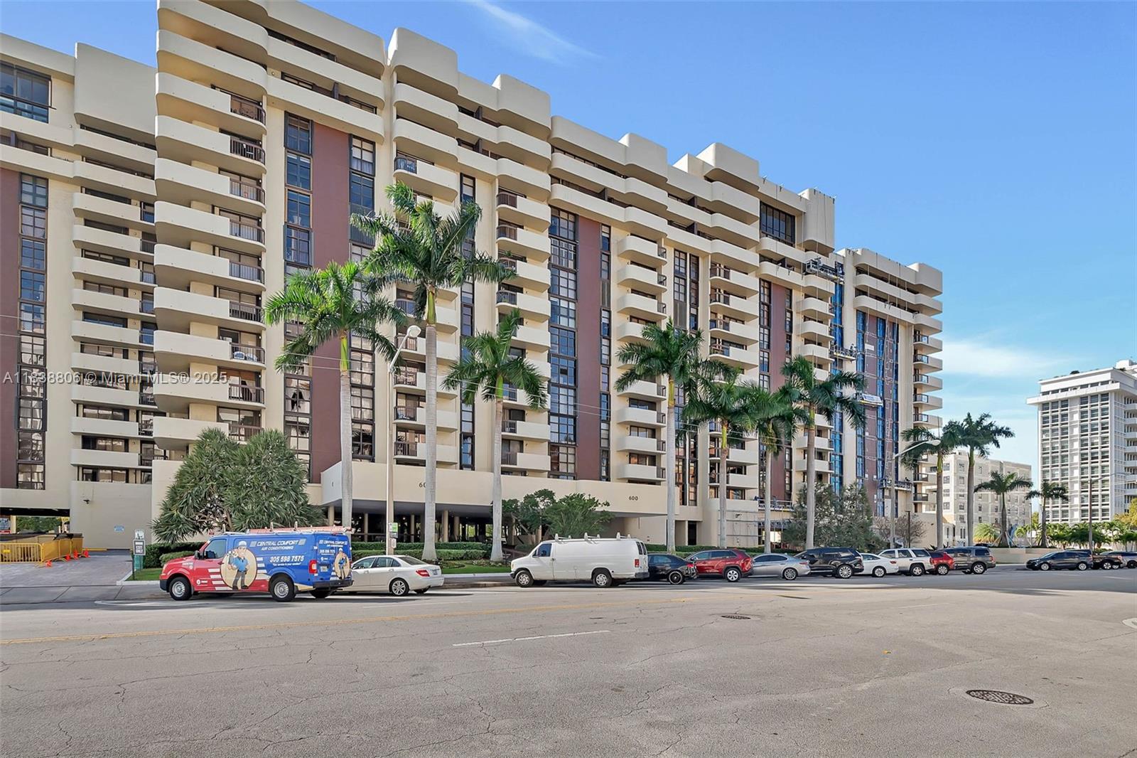 600 Biltmore Way # 616