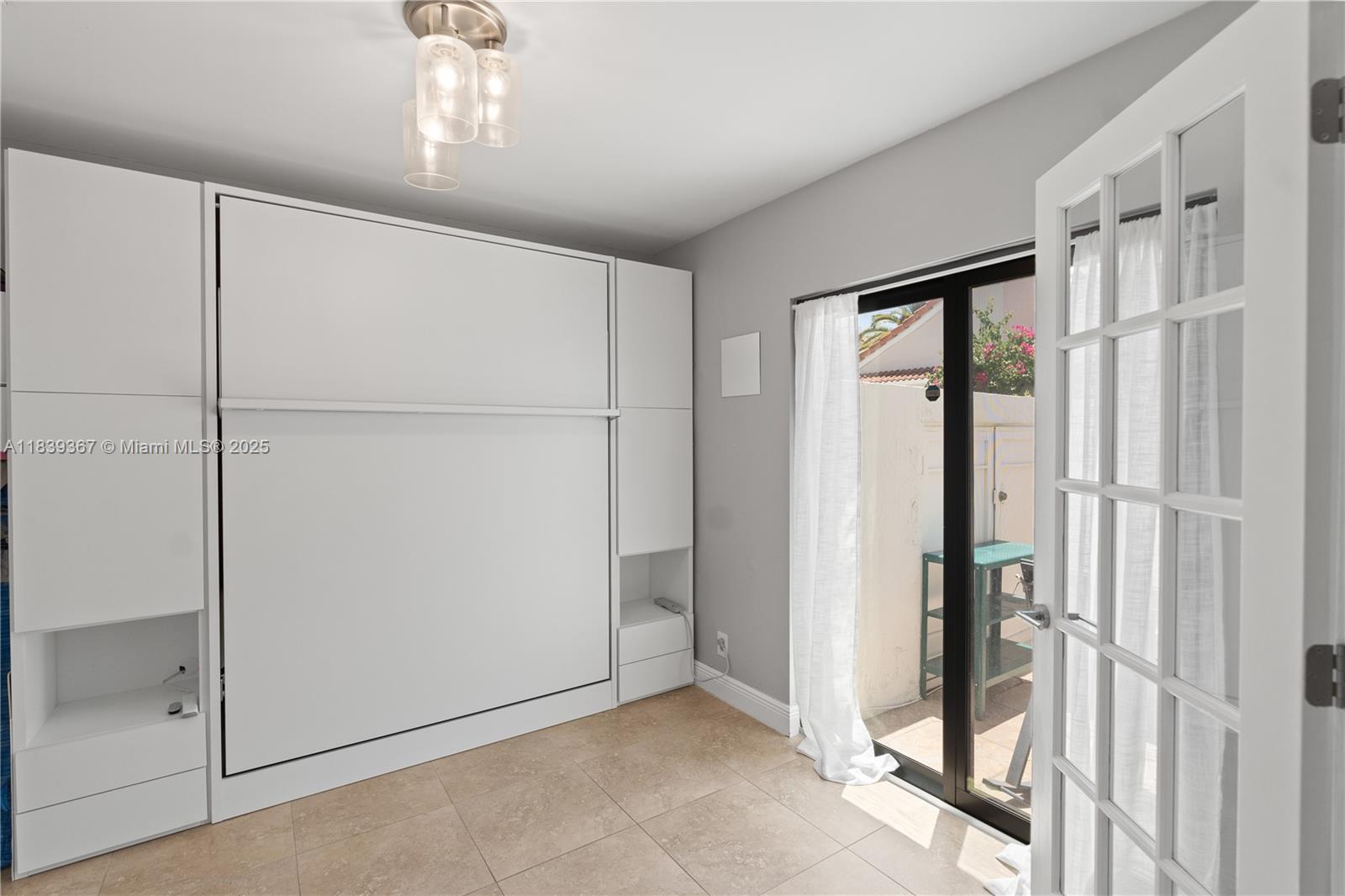 21200 Harbor Way # 11 Unit: 118-11