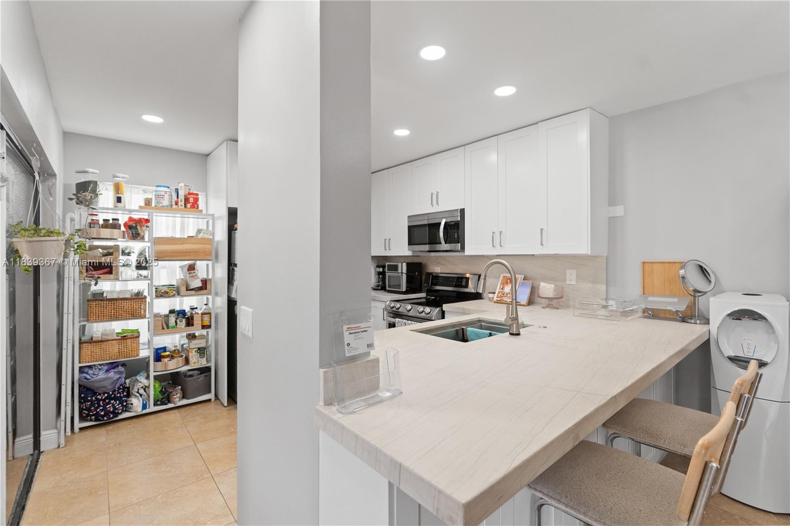 21200 Harbor Way # 11 Unit: 118-11