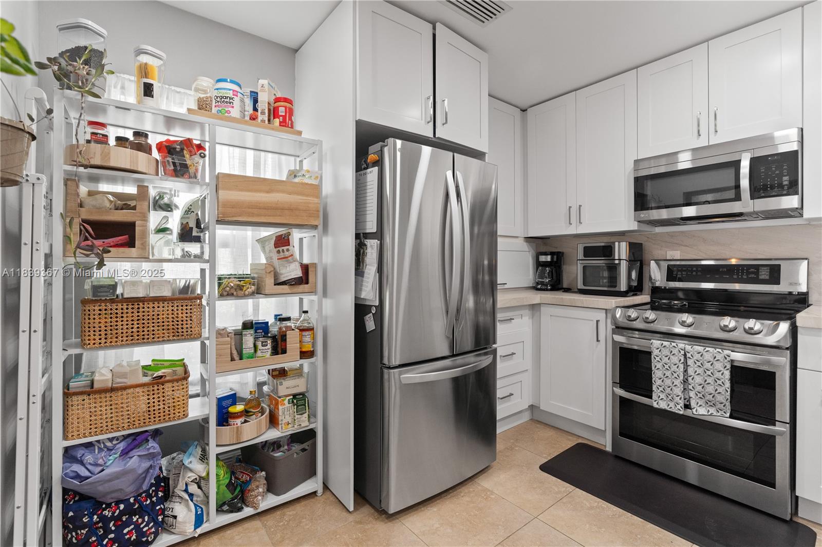 21200 Harbor Way # 11 Unit: 118-11