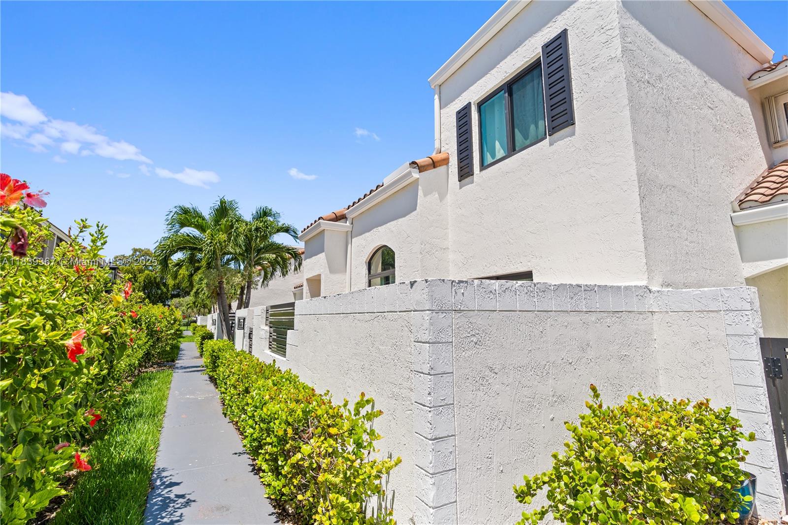 21200 Harbor Way # 11 Unit: 118-11