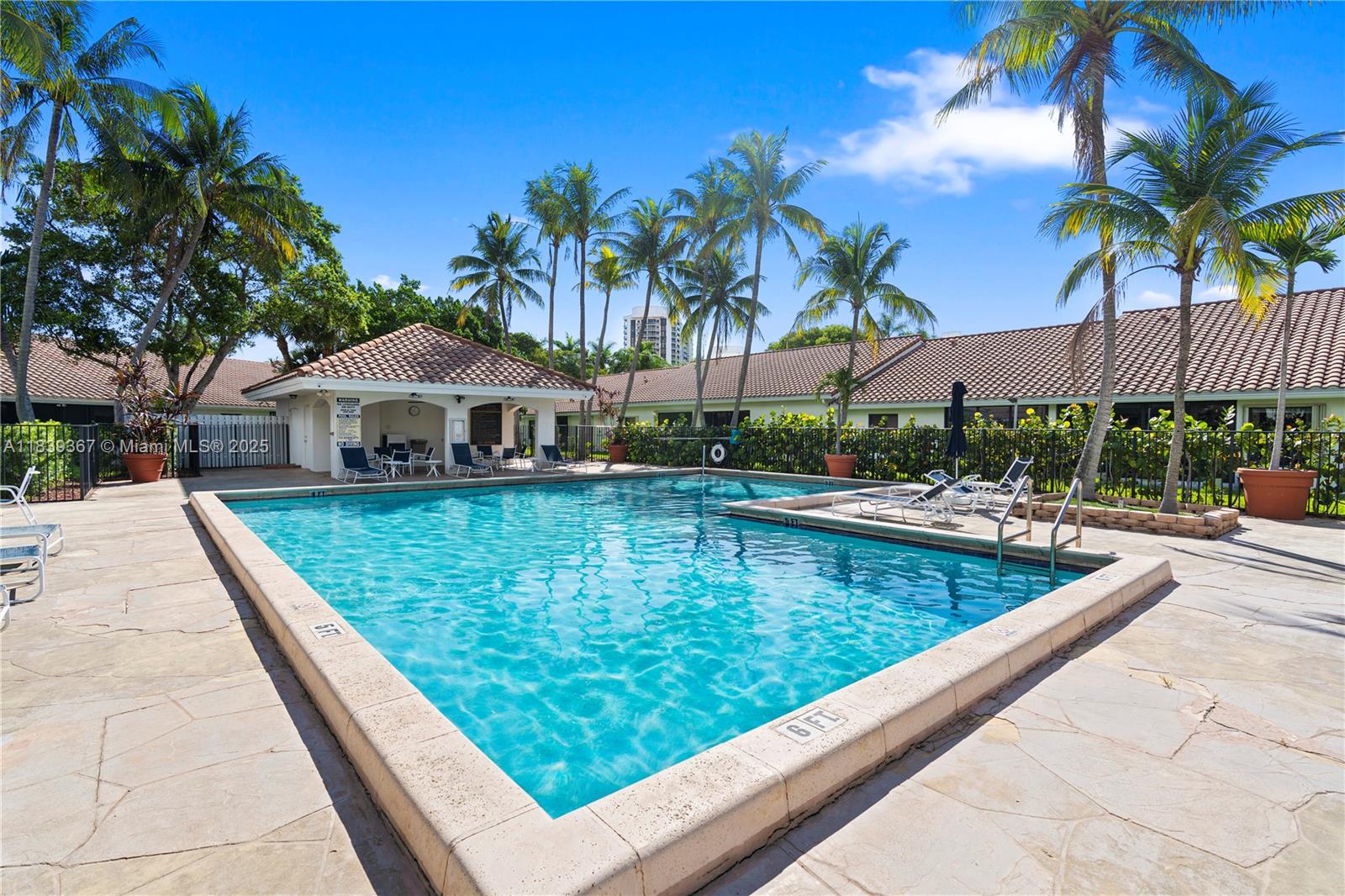 21200 Harbor Way # 11 Unit: 118-11