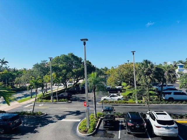 650 Crandon Blvd # 16