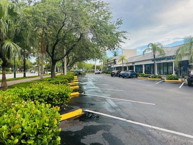 650 Crandon Blvd # 16