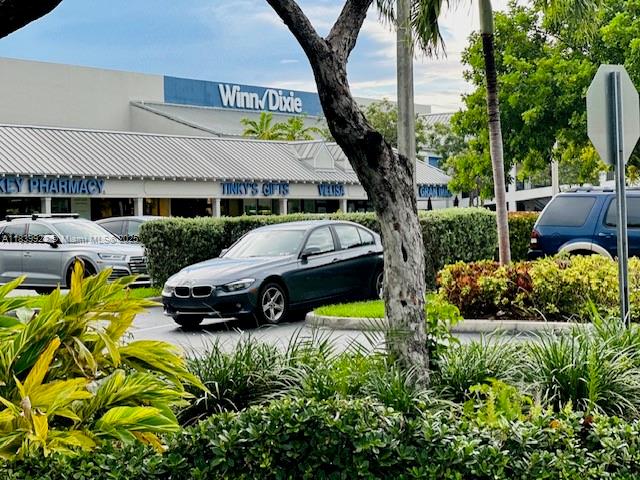 650 Crandon Blvd # 16