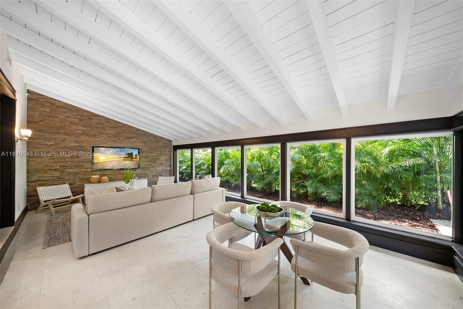 160 W Sunrise Ave