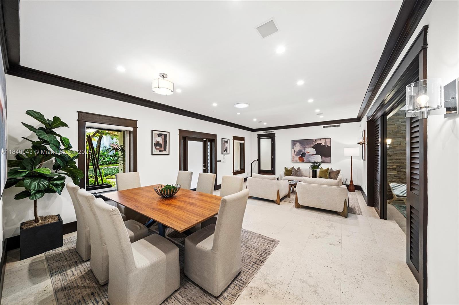 160 W Sunrise Ave