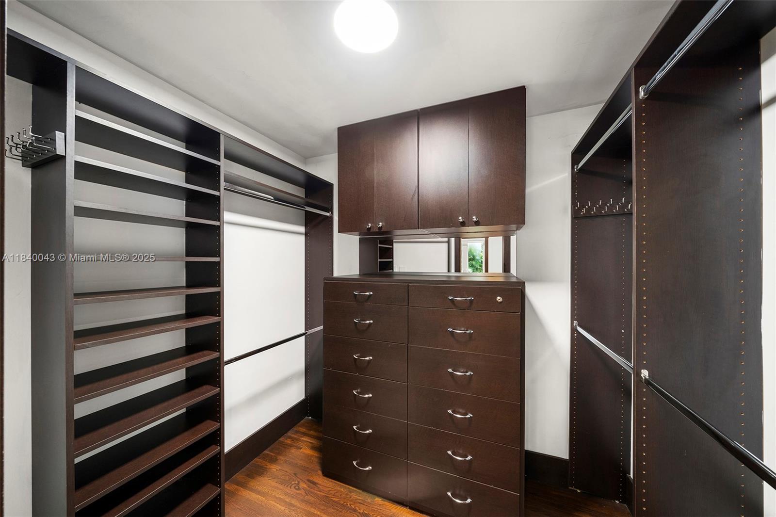 160 W Sunrise Ave
