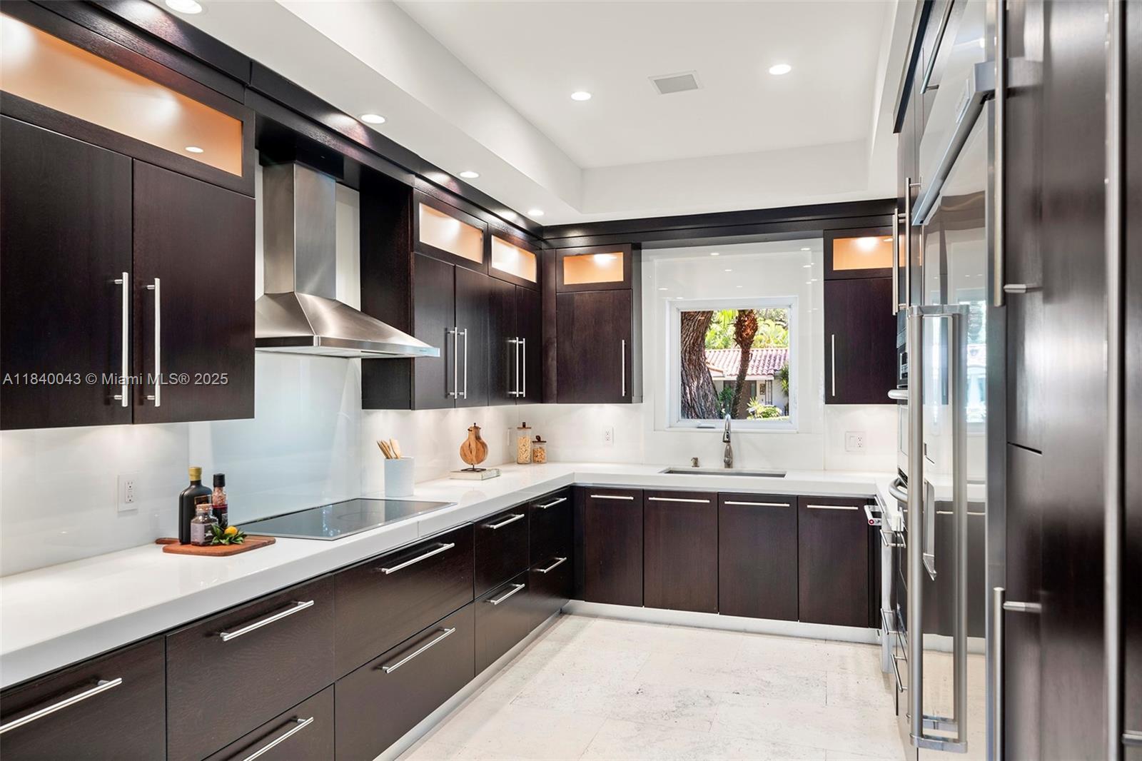 160 W Sunrise Ave