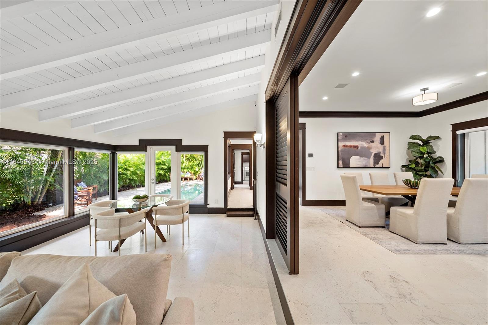 160 W Sunrise Ave