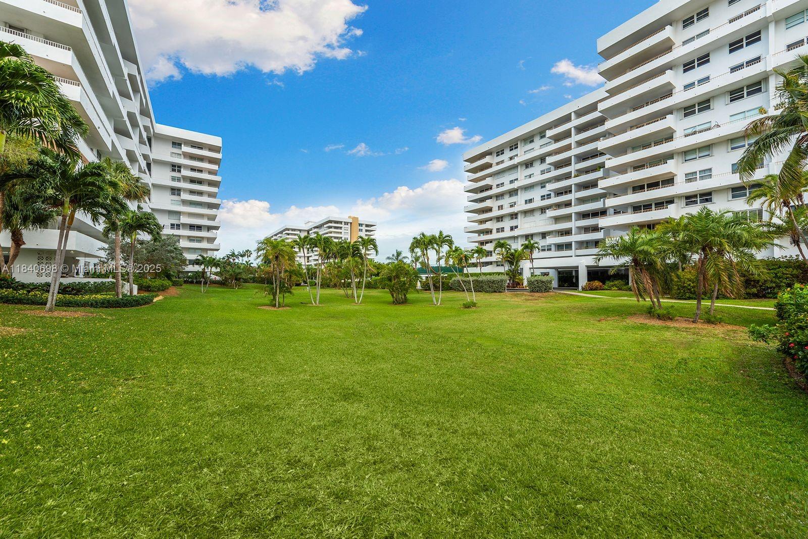 199 Ocean Lane Dr # 1015