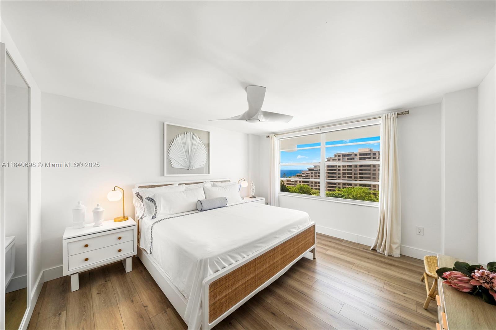 199 Ocean Lane Dr # 1015