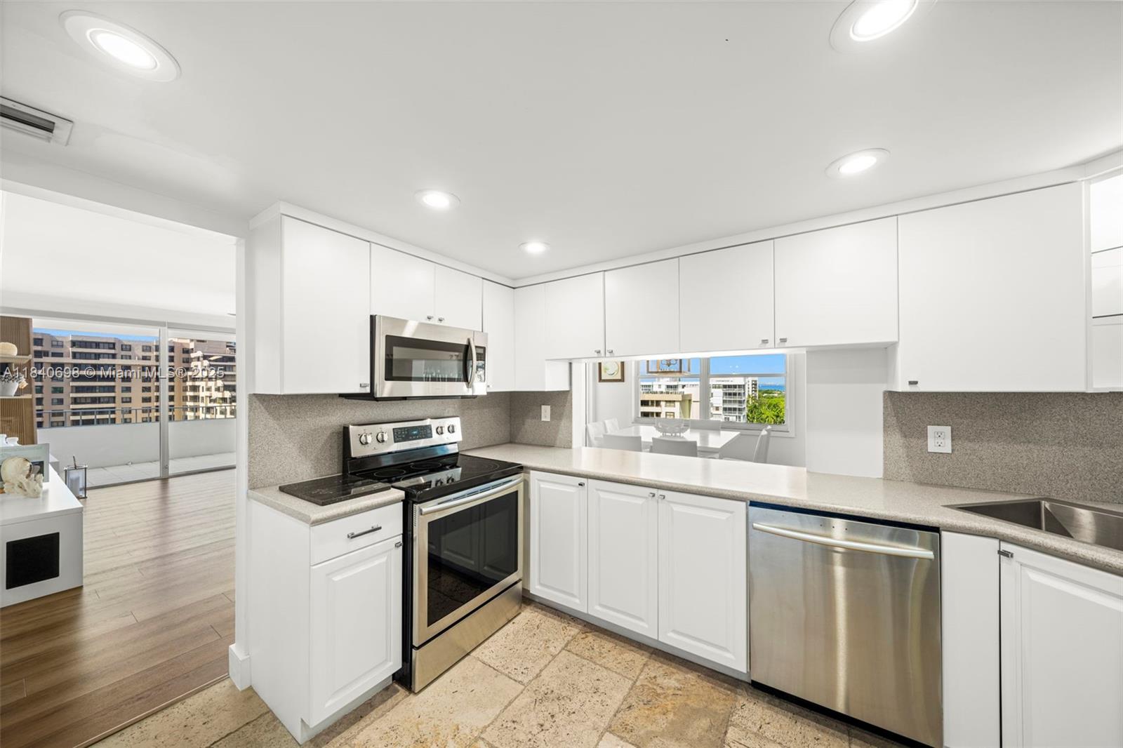 199 Ocean Lane Dr # 1015