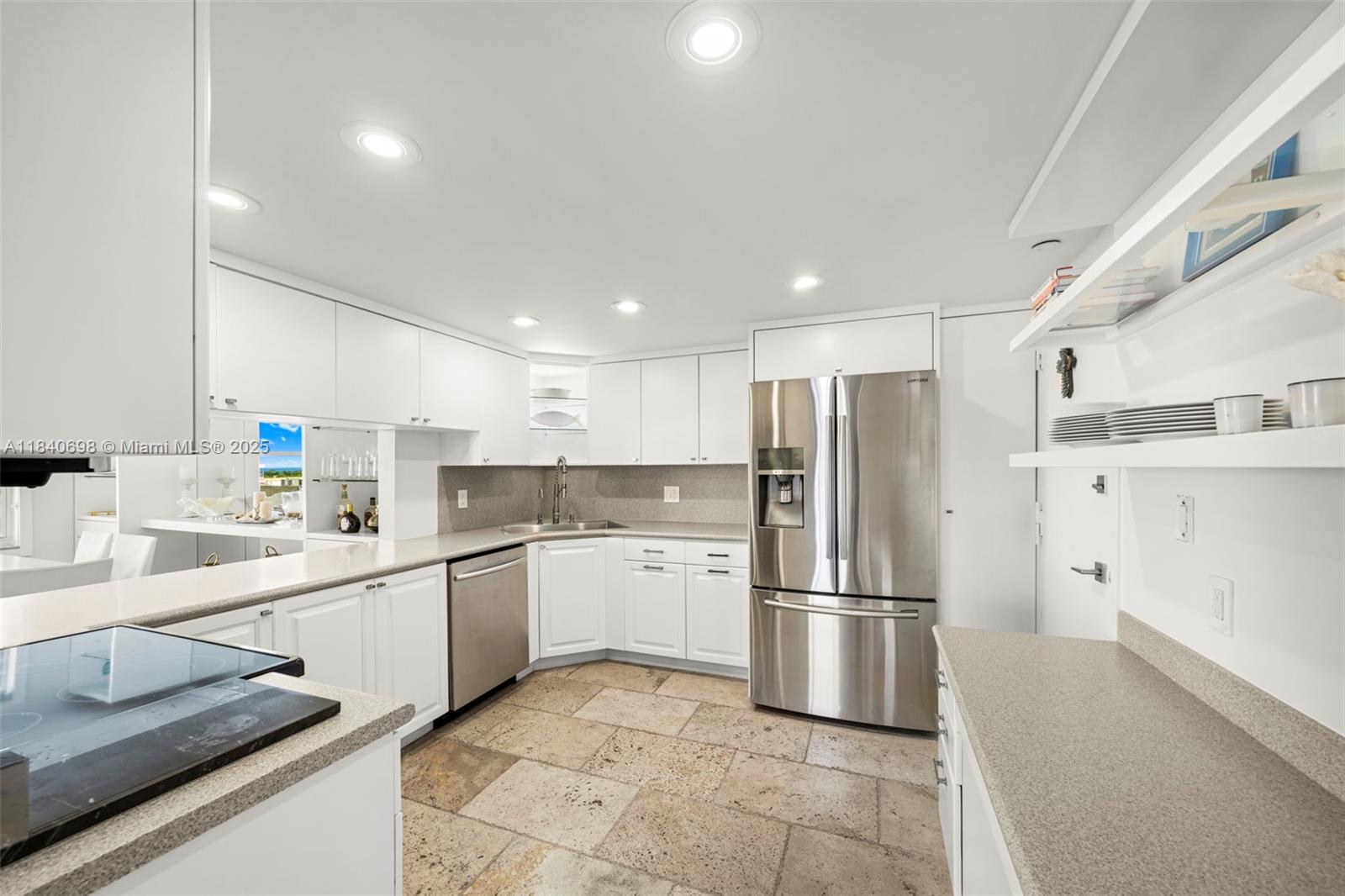 199 Ocean Lane Dr # 1015