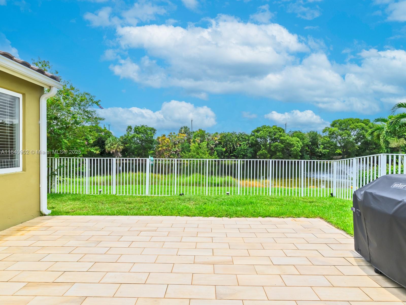 933 Falling Water Rd